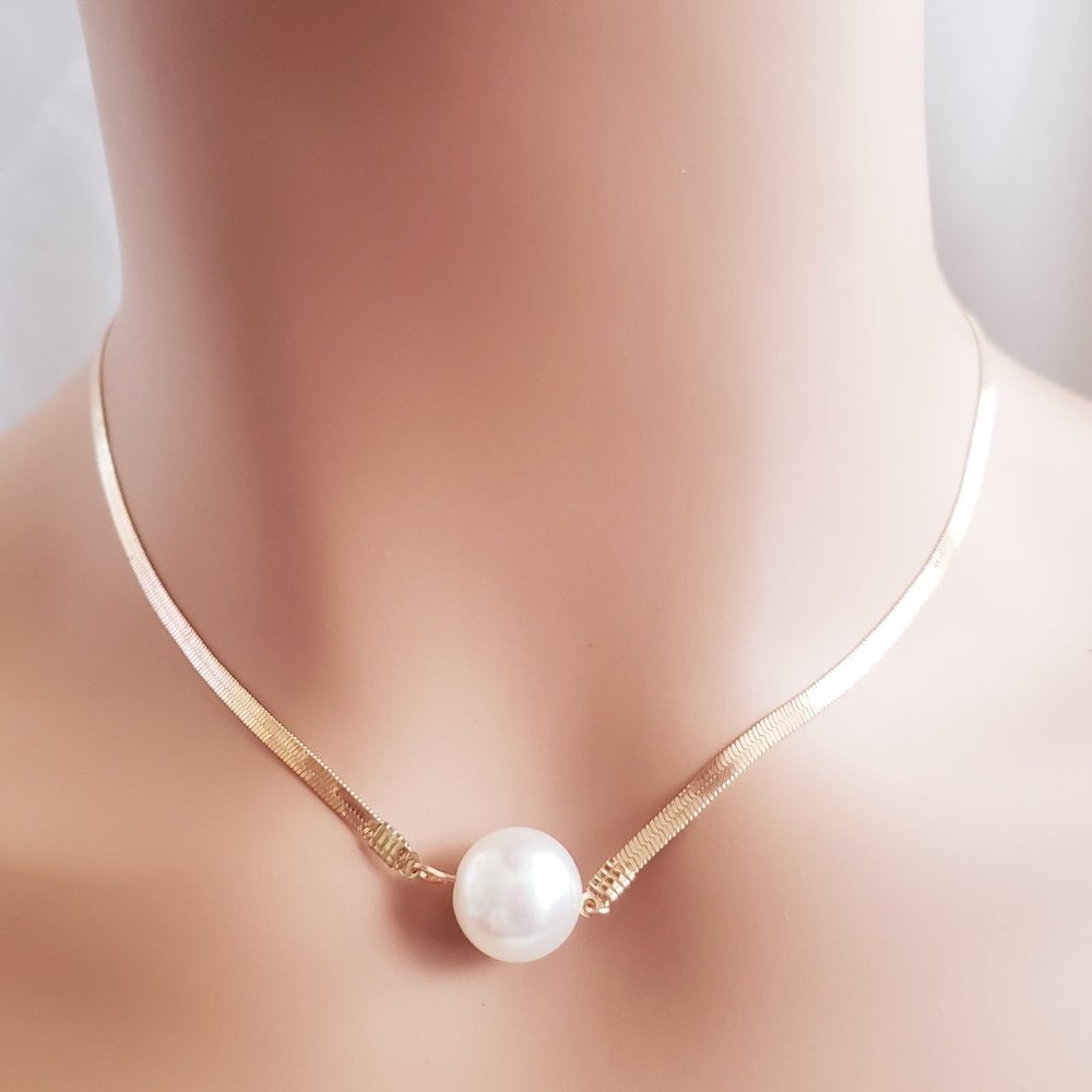 Paris Pearl Necklace